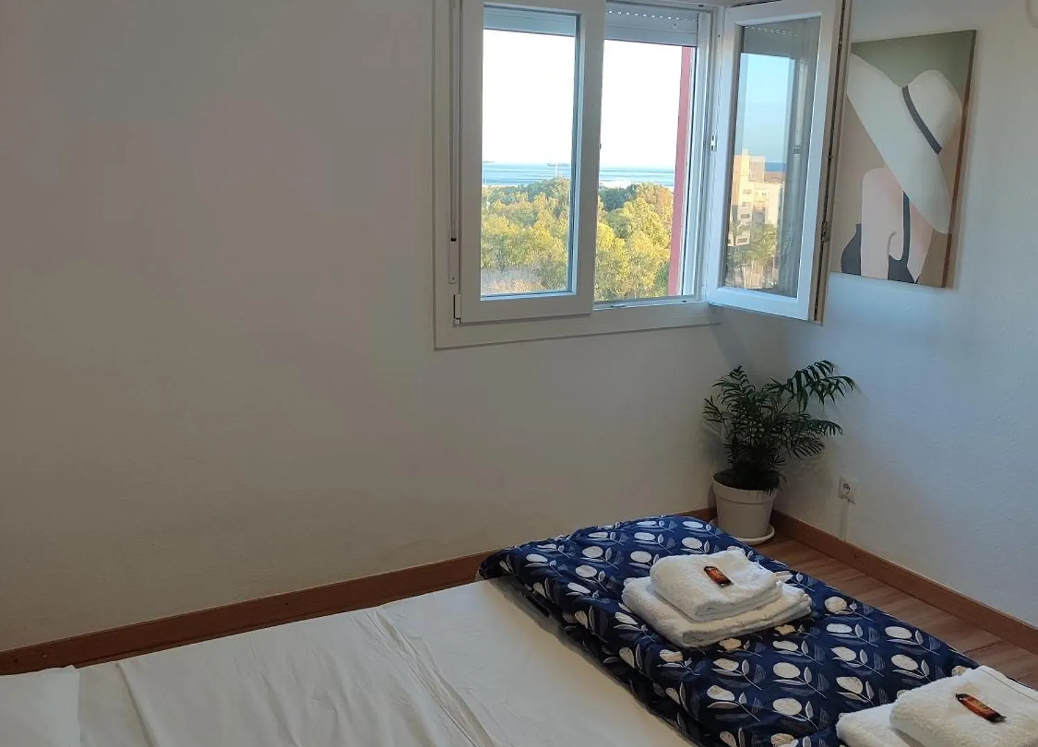 Sea View Apartment - 5 Min Walk To Gibraltar La Línea de la Concepción